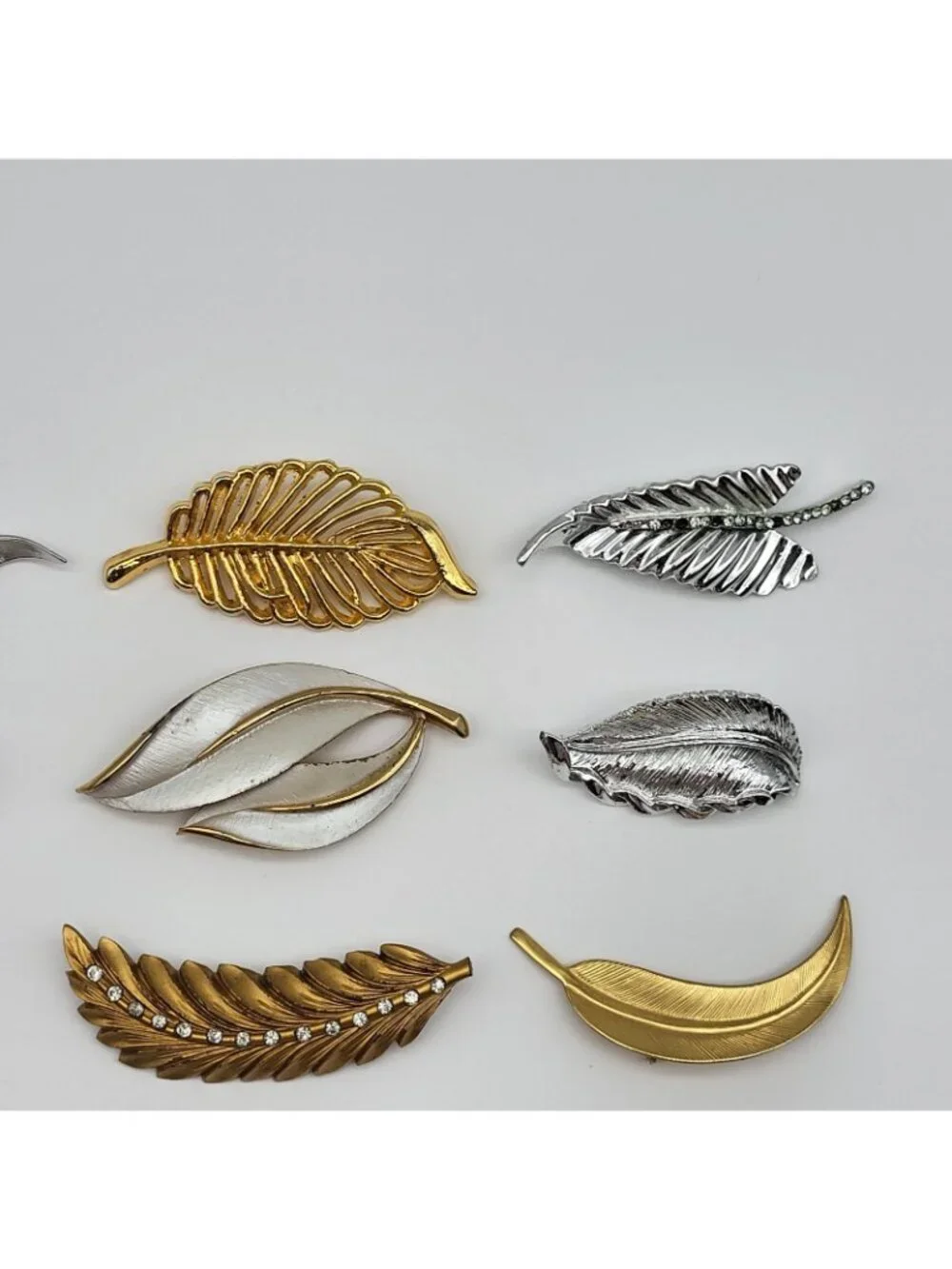 Fab Vintage Brooch pin lot leaf feather leaves some signed 22 piece Boho